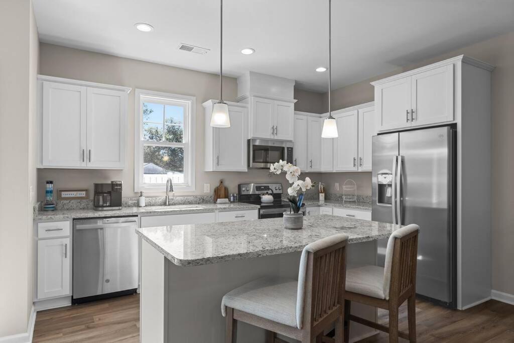 Вилла Beau Coast Getaway Beaufort Экстерьер фото
