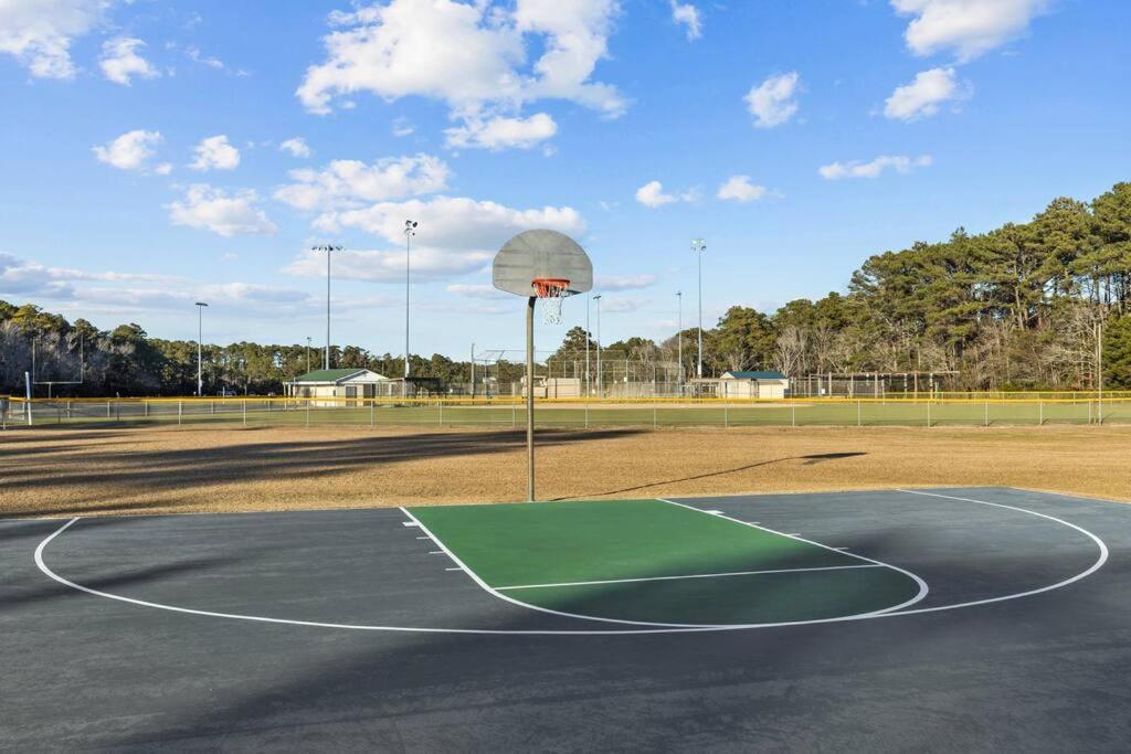 Вилла Beau Coast Getaway Beaufort Экстерьер фото